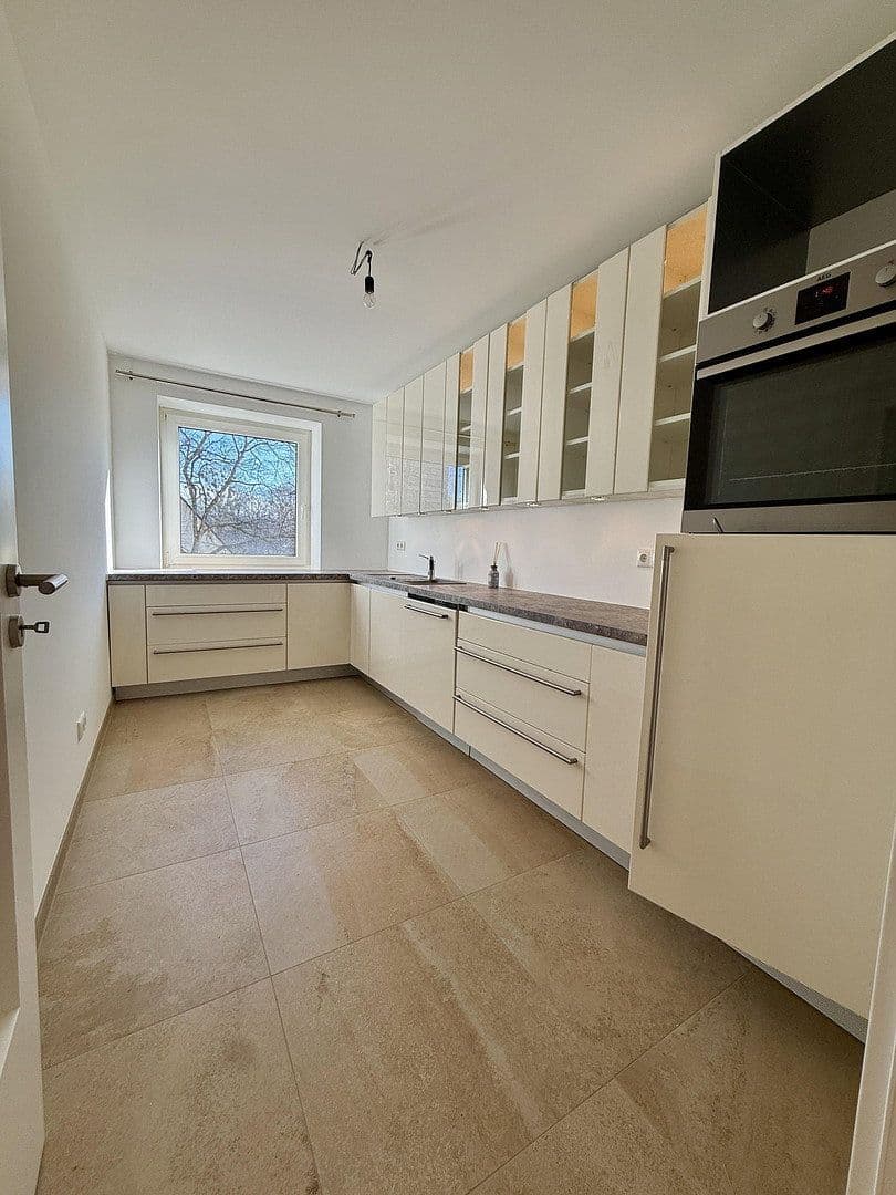 Predaj bytu 3-izbový 70 m², Engadiner Strasse 36, München, Bavorsko Predaj bytu 3-izbový 70 m², Engadiner Strasse 36, München, Bavorsko
