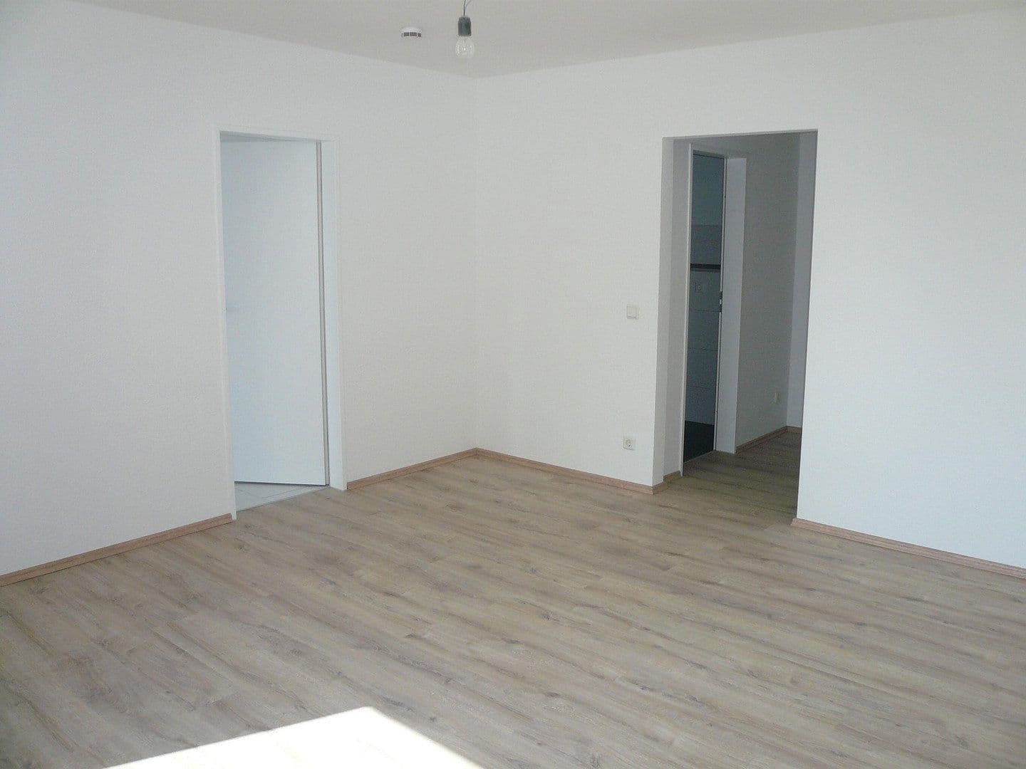 Prenájom bytu 1-izbový 40 m², Heiligenhaus, Severné Porýnie - Westfálsko Prenájom bytu 1-izbový 40 m², Heiligenhaus, Severné Porýnie - Westfálsko