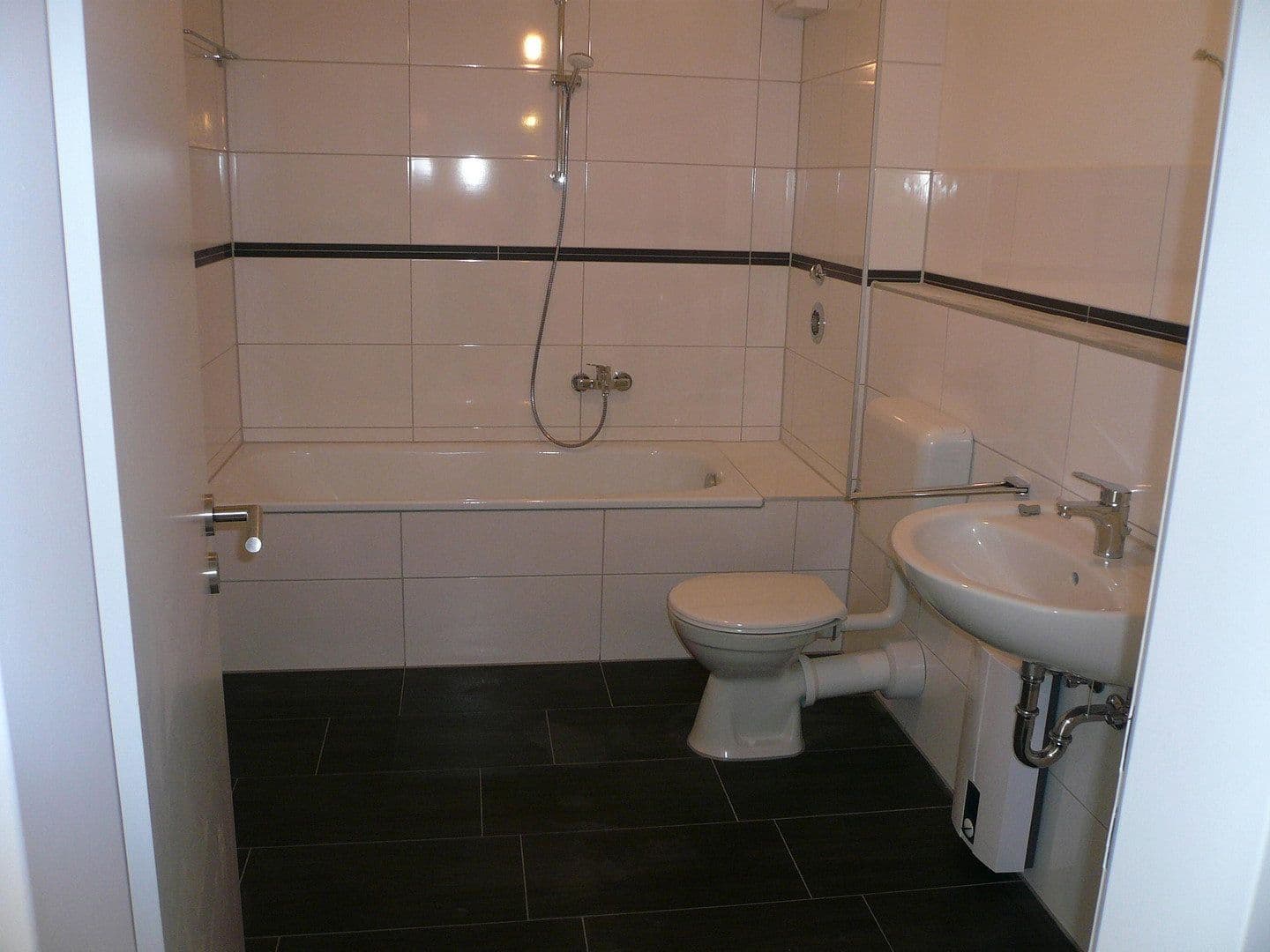 Prenájom bytu 1-izbový 40 m², Heiligenhaus, Severné Porýnie - Westfálsko Prenájom bytu 1-izbový 40 m², Heiligenhaus, Severné Porýnie - Westfálsko