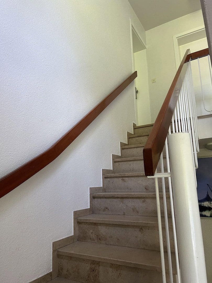 Prenájom bytu 2-izbový 63 m², München, Bavorsko Prenájom bytu 2-izbový 63 m², München, Bavorsko