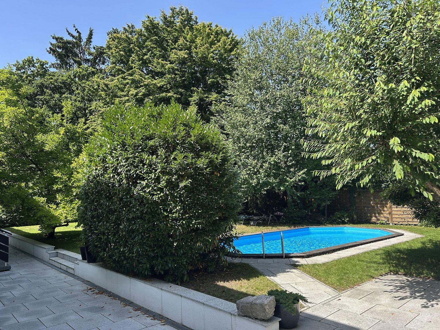 Prenájom bytu 2-izbový 63 m², München, Bavorsko Prenájom bytu 2-izbový 63 m², München, Bavorsko
