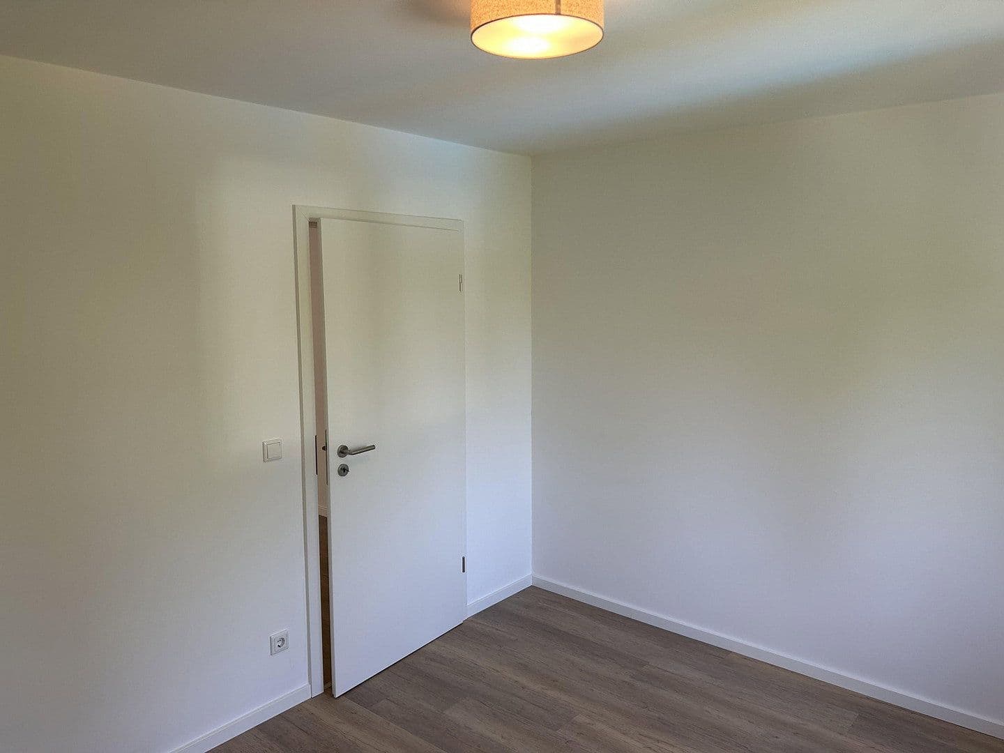 Prenájom bytu 2-izbový 63 m², München, Bavorsko Prenájom bytu 2-izbový 63 m², München, Bavorsko