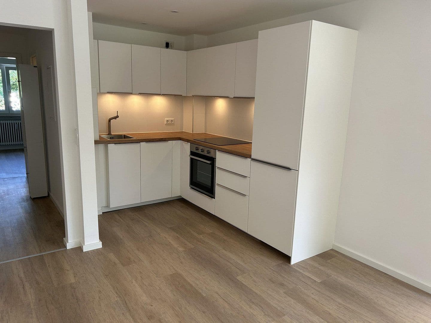 Prenájom bytu 2-izbový 63 m², München, Bavorsko Prenájom bytu 2-izbový 63 m², München, Bavorsko