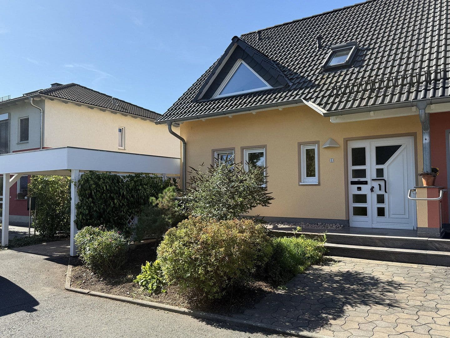 Prenájom domu 130 m², pozemek 250 m², Bad Köstritz, Durínsko Prenájom domu 130 m², pozemek 250 m², Bad Köstritz, Durínsko