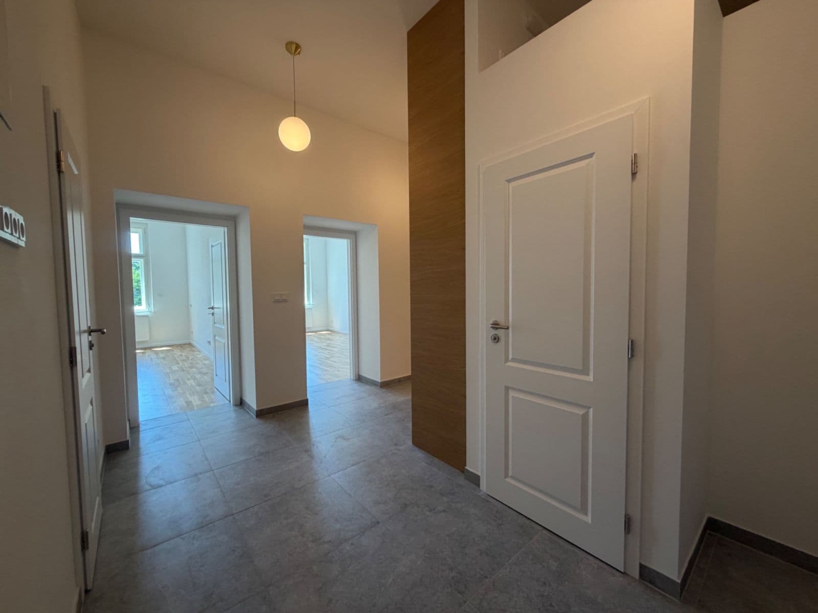Prenájom bytu 3-izbový 78 m², Seifertova, Praha, Praha Prenájom bytu 3-izbový 78 m², Seifertova, Praha, Praha