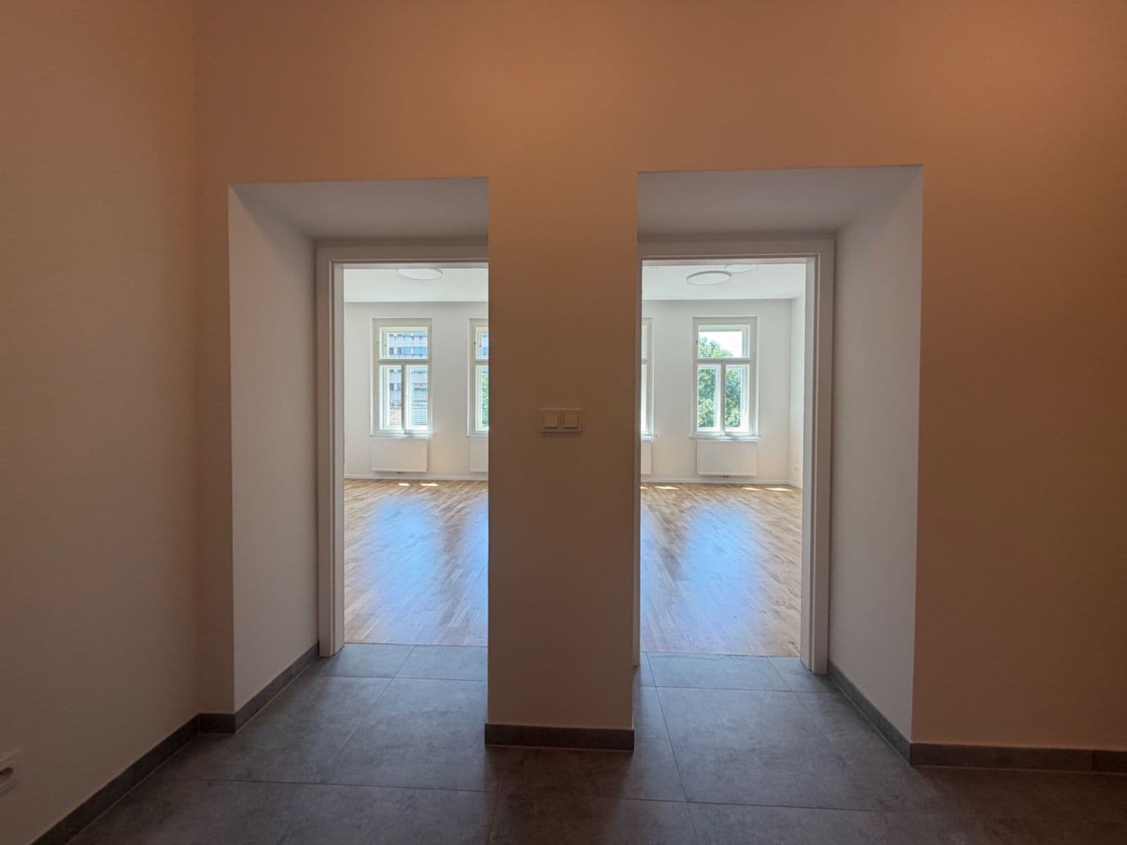 Prenájom bytu 3-izbový 78 m², Seifertova, Praha, Praha Prenájom bytu 3-izbový 78 m², Seifertova, Praha, Praha