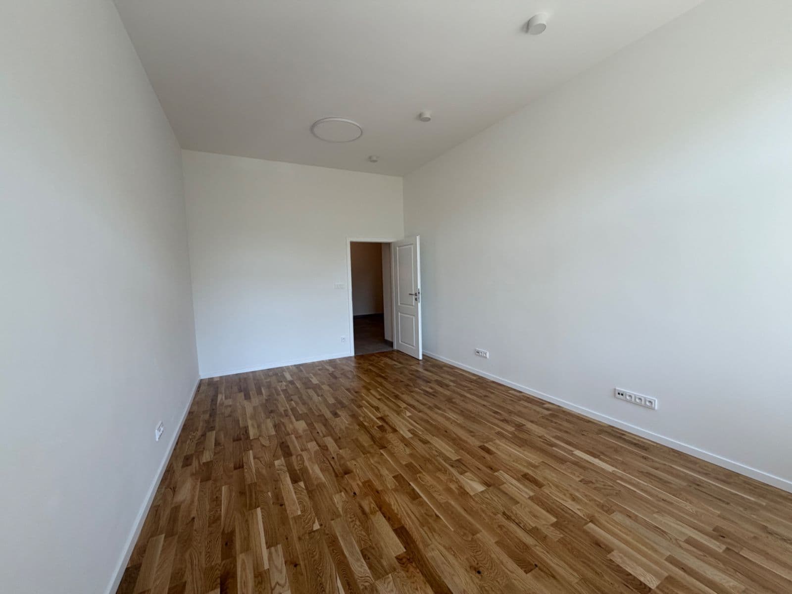 Prenájom bytu 3-izbový 78 m², Seifertova, Praha, Praha Prenájom bytu 3-izbový 78 m², Seifertova, Praha, Praha