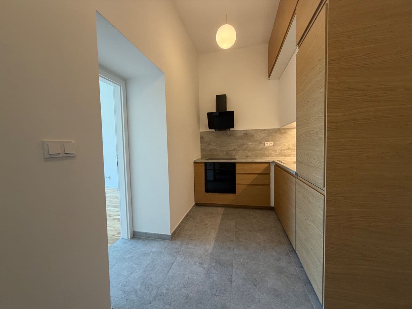 Prenájom bytu 3-izbový 78 m², Seifertova, Praha, Praha Prenájom bytu 3-izbový 78 m², Seifertova, Praha, Praha