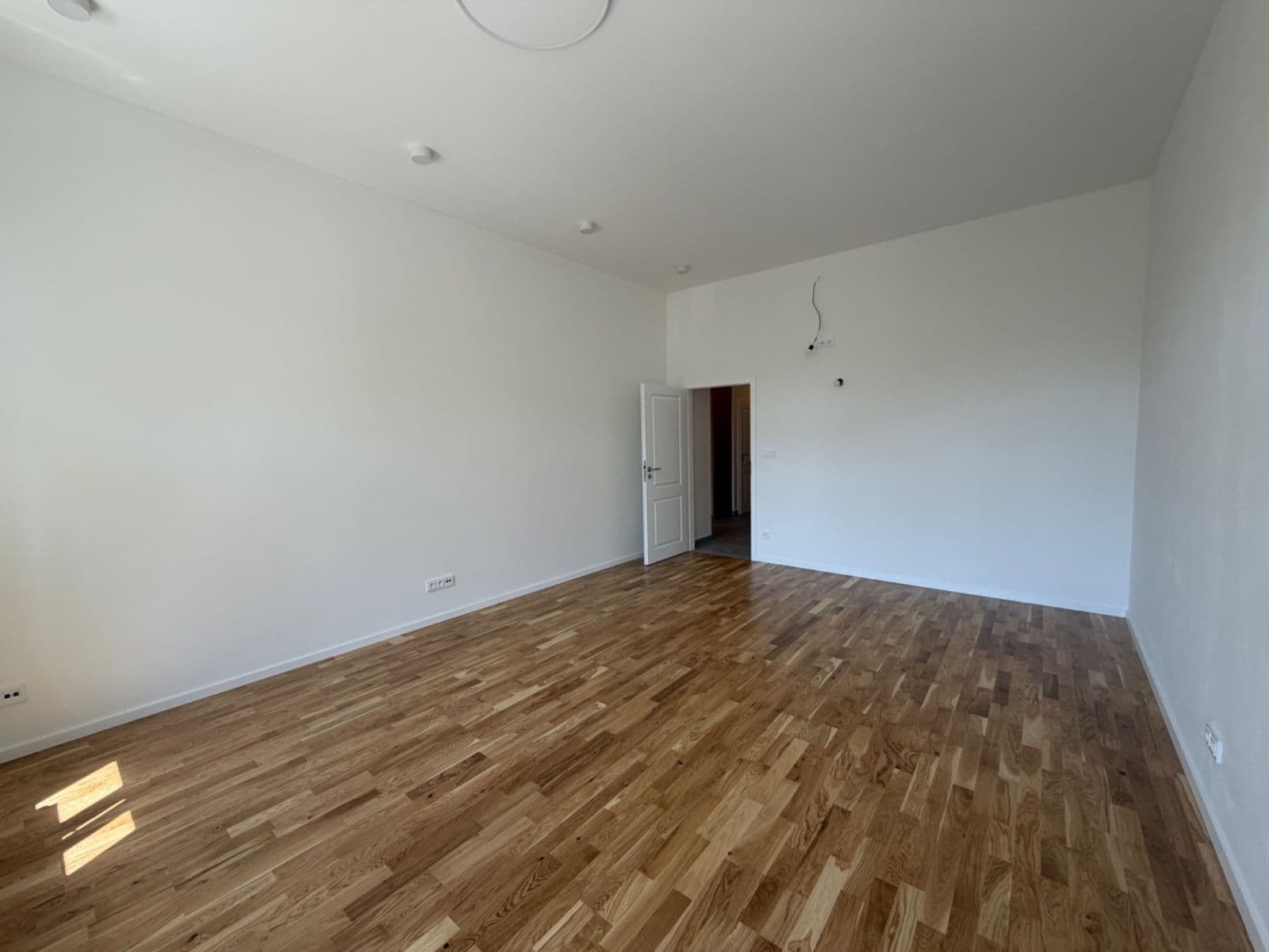 Prenájom bytu 3-izbový 78 m², Seifertova, Praha, Praha Prenájom bytu 3-izbový 78 m², Seifertova, Praha, Praha