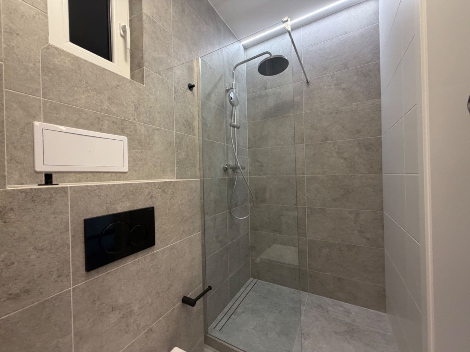 Prenájom bytu 3-izbový 78 m², Seifertova, Praha, Praha Prenájom bytu 3-izbový 78 m², Seifertova, Praha, Praha