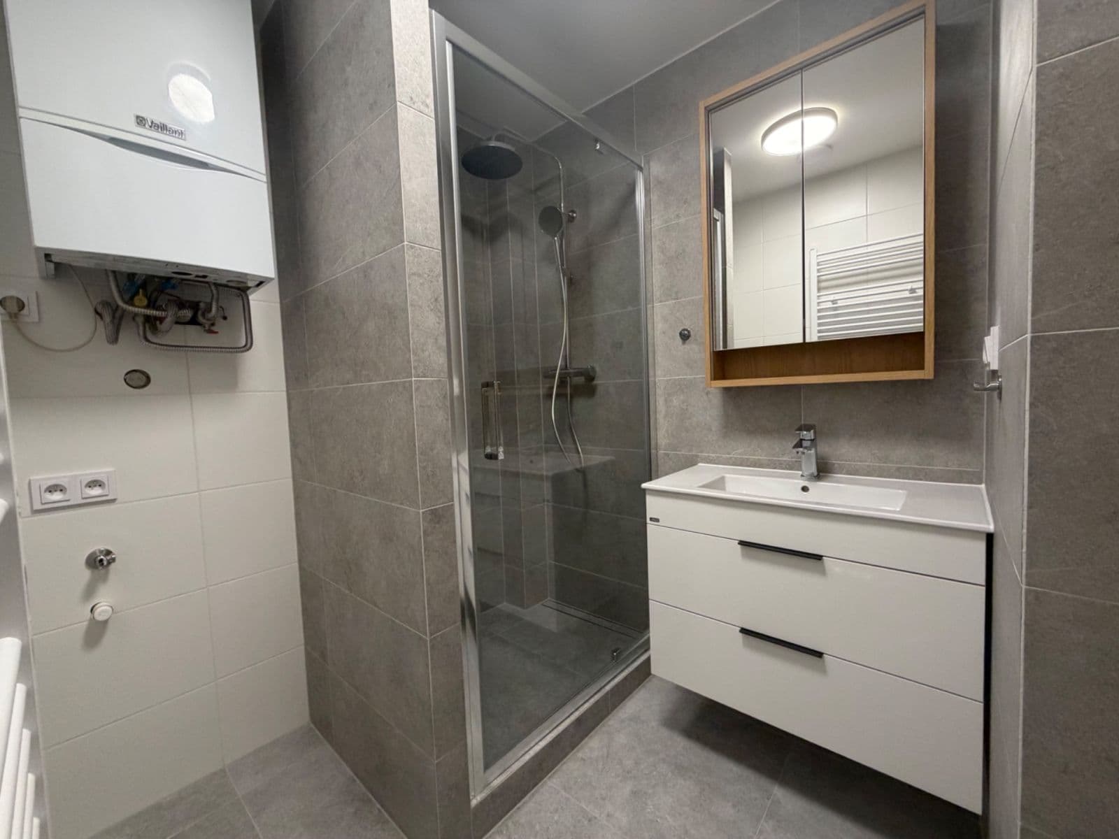 Prenájom bytu 3-izbový 78 m², Seifertova, Praha, Praha Prenájom bytu 3-izbový 78 m², Seifertova, Praha, Praha