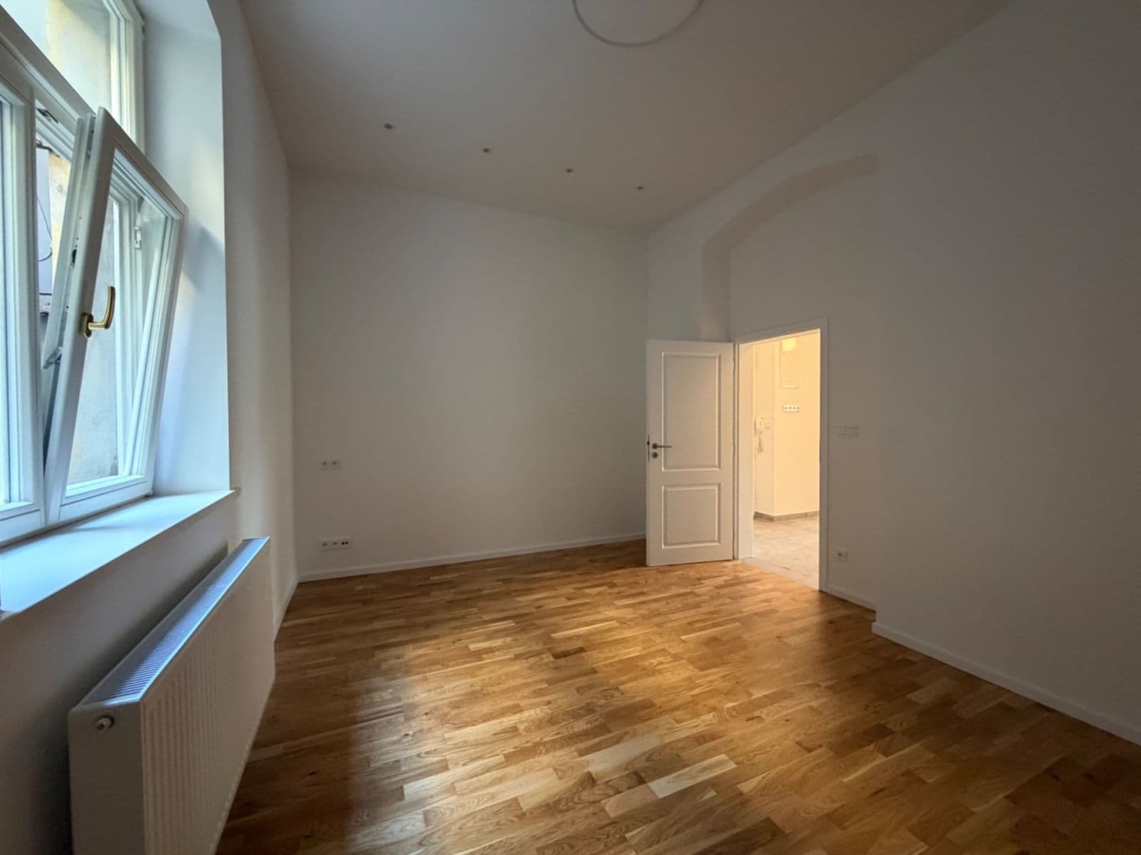 Prenájom bytu 3-izbový 78 m², Seifertova, Praha, Praha Prenájom bytu 3-izbový 78 m², Seifertova, Praha, Praha