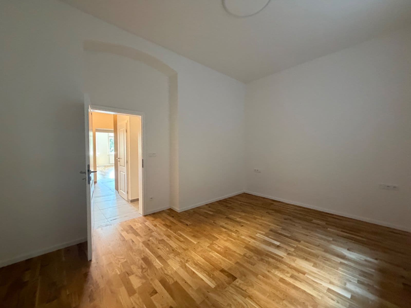 Prenájom bytu 3-izbový 78 m², Seifertova, Praha, Praha Prenájom bytu 3-izbový 78 m², Seifertova, Praha, Praha