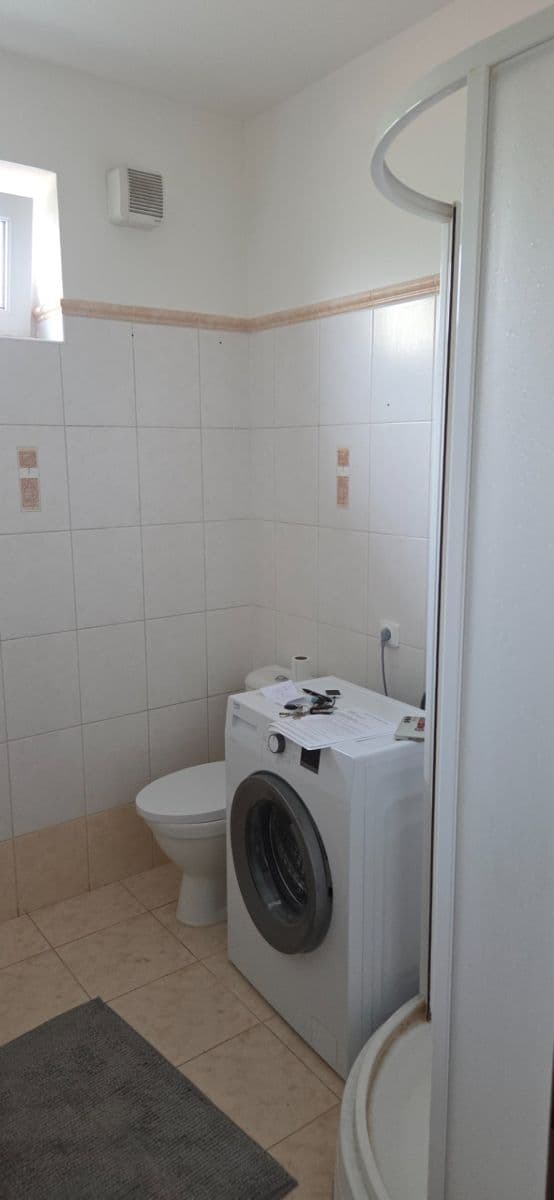 Prenájom bytu 1-izbový 31 m², Zborovská, Hradec Králové, Královéhradecký kraj Prenájom bytu 1-izbový 31 m², Zborovská, Hradec Králové, Královéhradecký kraj