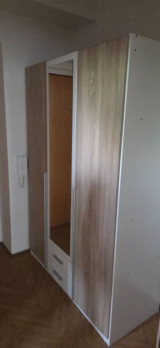 Prenájom bytu 1-izbový 31 m², Zborovská, Hradec Králové, Královéhradecký kraj Prenájom bytu 1-izbový 31 m², Zborovská, Hradec Králové, Královéhradecký kraj