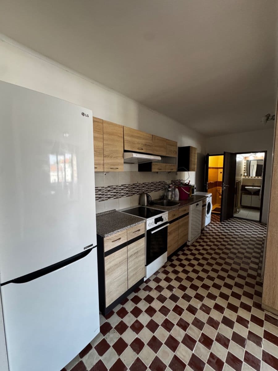Prenájom bytu 3-izbový 70 m², Lexova, Pardubice, Pardubický kraj Prenájom bytu 3-izbový 70 m², Lexova, Pardubice, Pardubický kraj
