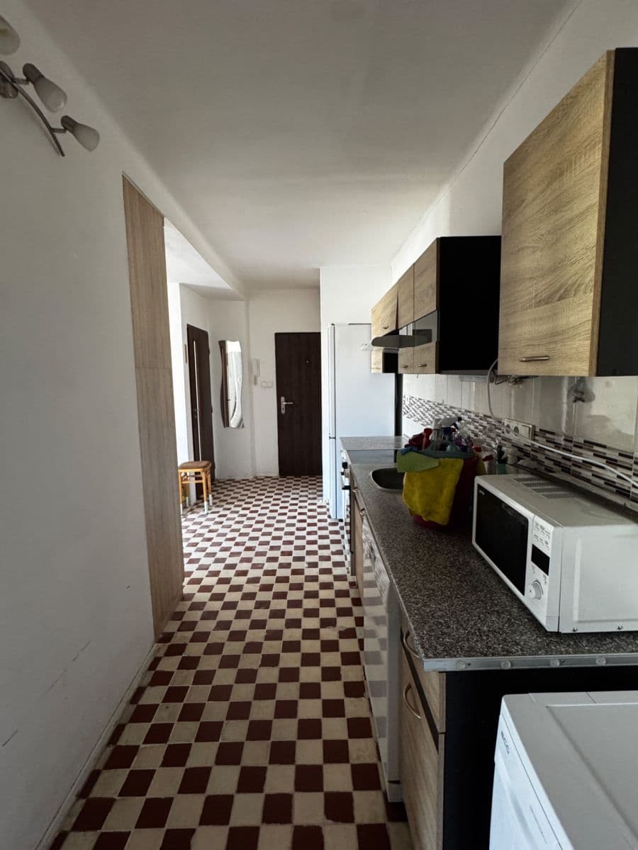 Prenájom bytu 3-izbový 70 m², Lexova, Pardubice, Pardubický kraj Prenájom bytu 3-izbový 70 m², Lexova, Pardubice, Pardubický kraj