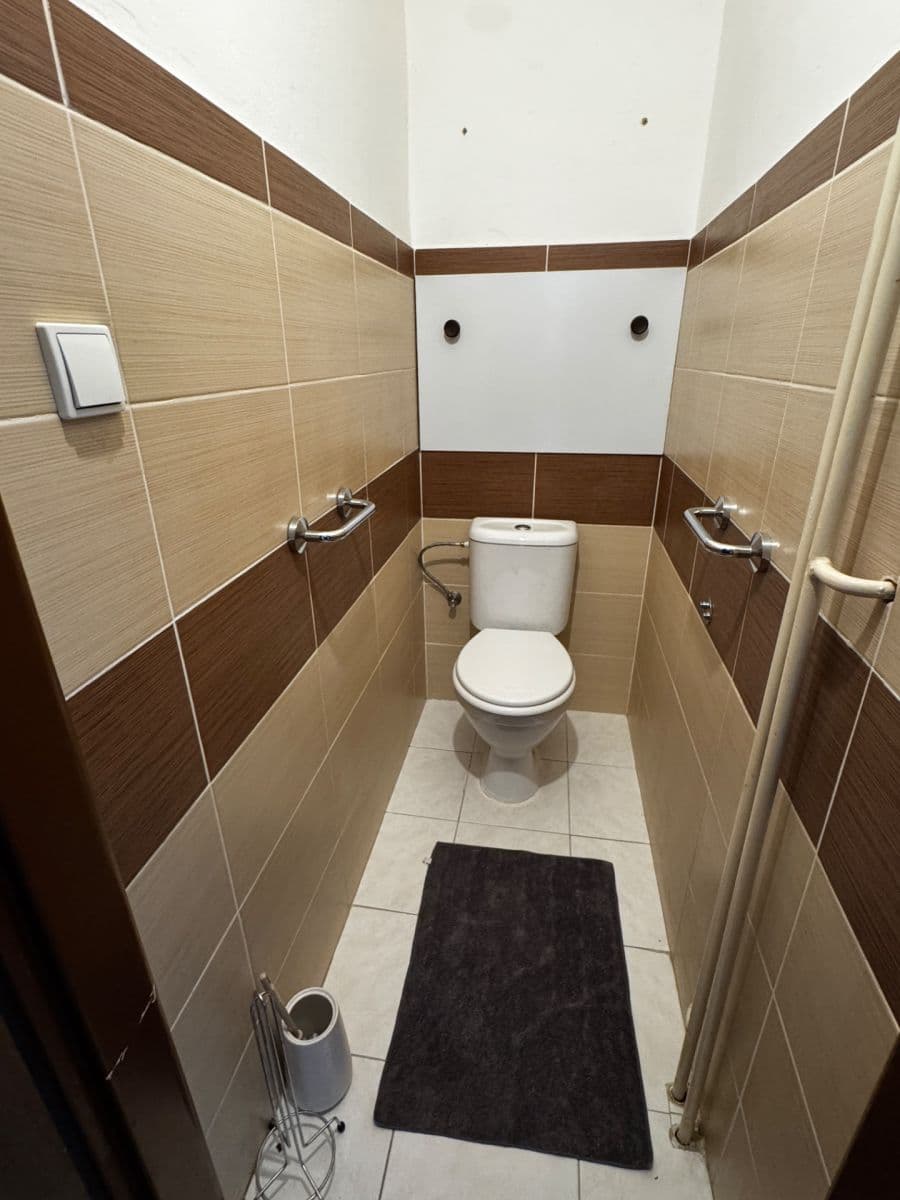 Prenájom bytu 3-izbový 70 m², Lexova, Pardubice, Pardubický kraj Prenájom bytu 3-izbový 70 m², Lexova, Pardubice, Pardubický kraj