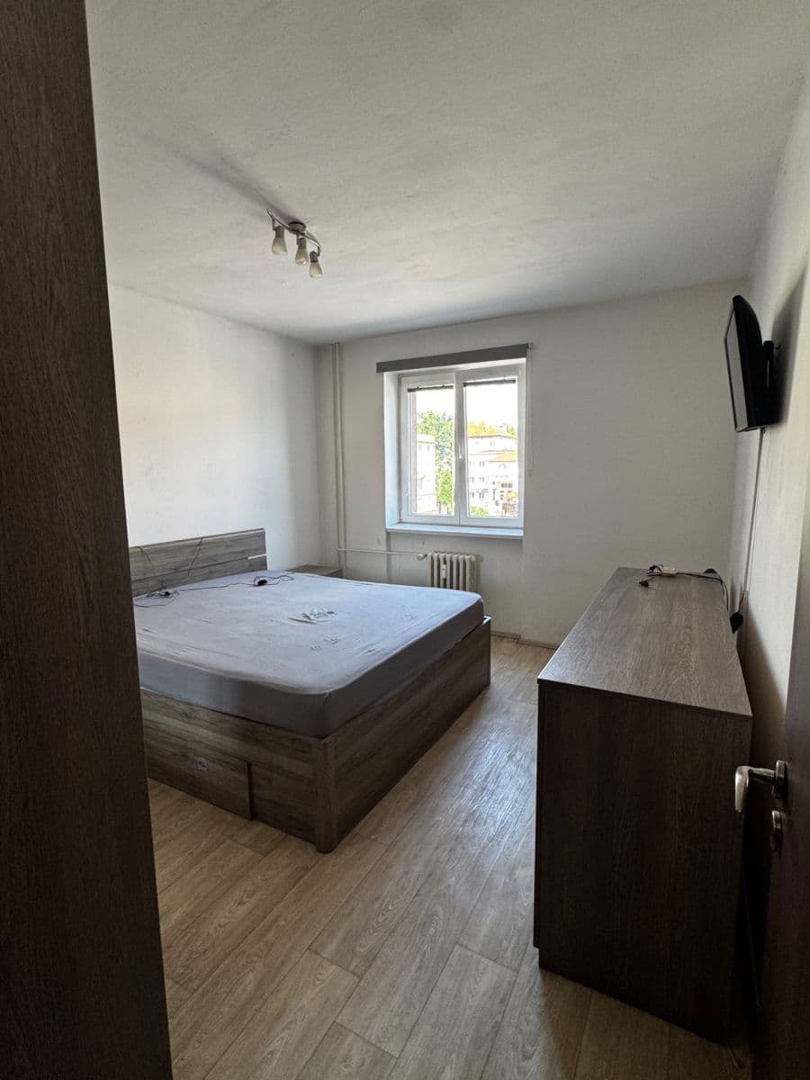 Prenájom bytu 3-izbový 70 m², Lexova, Pardubice, Pardubický kraj Prenájom bytu 3-izbový 70 m², Lexova, Pardubice, Pardubický kraj