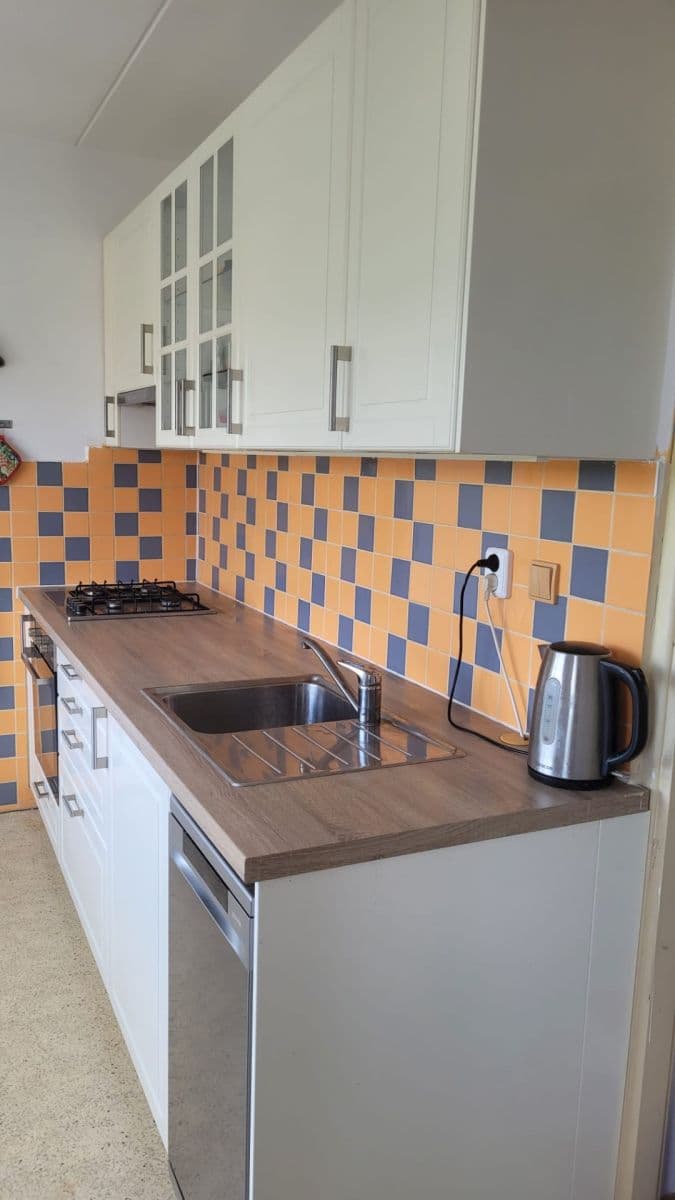 Prenájom bytu 3-izbový 78 m², Hodonínská, Plzeň, Plzeňský kraj Prenájom bytu 3-izbový 78 m², Hodonínská, Plzeň, Plzeňský kraj