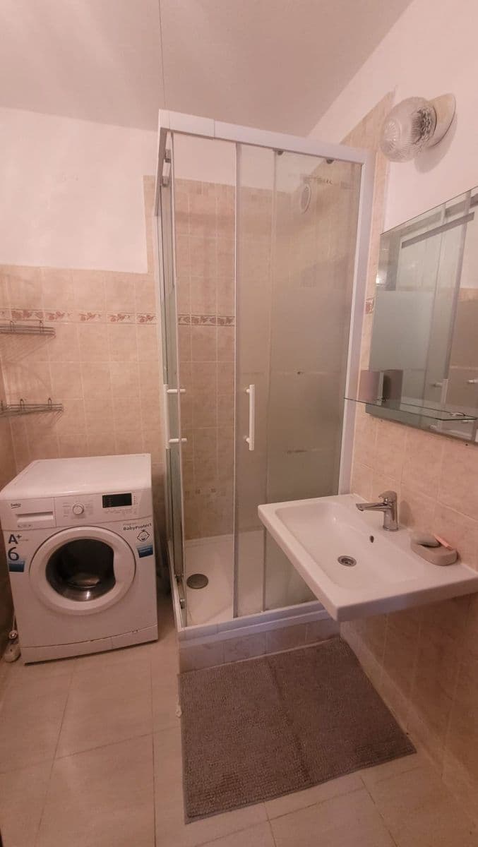 Prenájom bytu 3-izbový 78 m², Hodonínská, Plzeň, Plzeňský kraj Prenájom bytu 3-izbový 78 m², Hodonínská, Plzeň, Plzeňský kraj