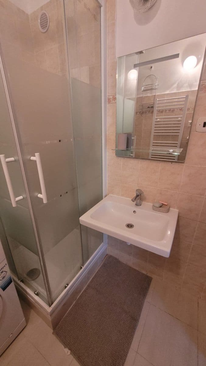 Prenájom bytu 3-izbový 78 m², Hodonínská, Plzeň, Plzeňský kraj Prenájom bytu 3-izbový 78 m², Hodonínská, Plzeň, Plzeňský kraj