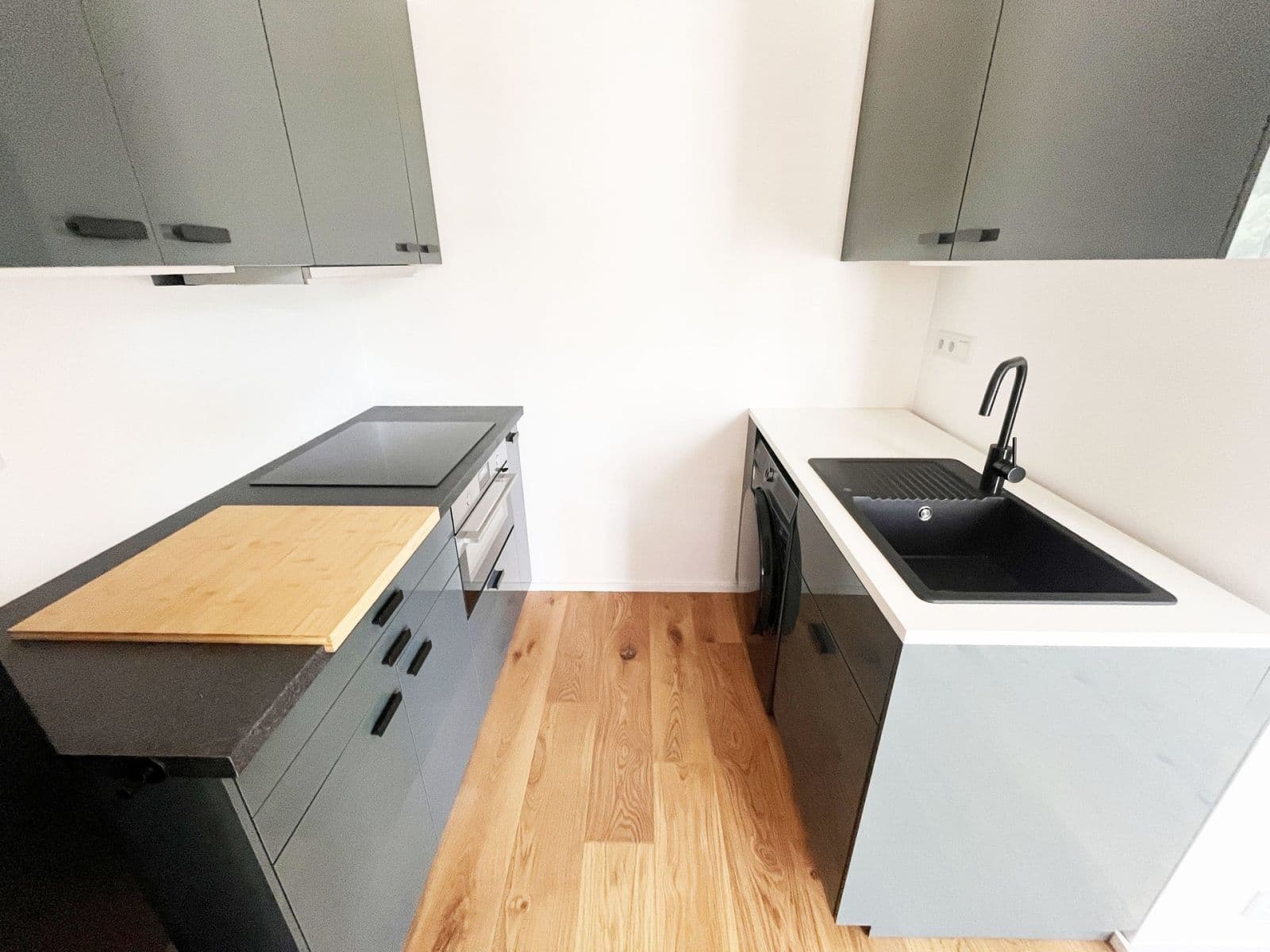 Prenájom bytu 1-izbový 39 m², U Komína, Praha, Praha Prenájom bytu 1-izbový 39 m², U Komína, Praha, Praha