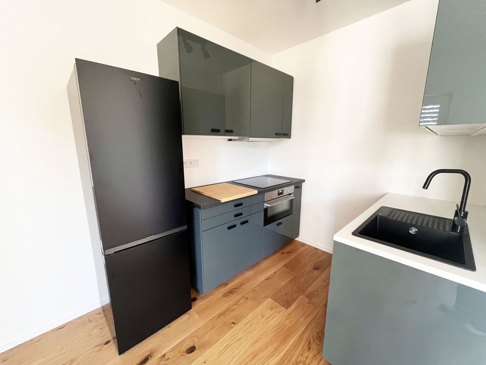Prenájom bytu 1-izbový 39 m², U Komína, Praha, Praha Prenájom bytu 1-izbový 39 m², U Komína, Praha, Praha