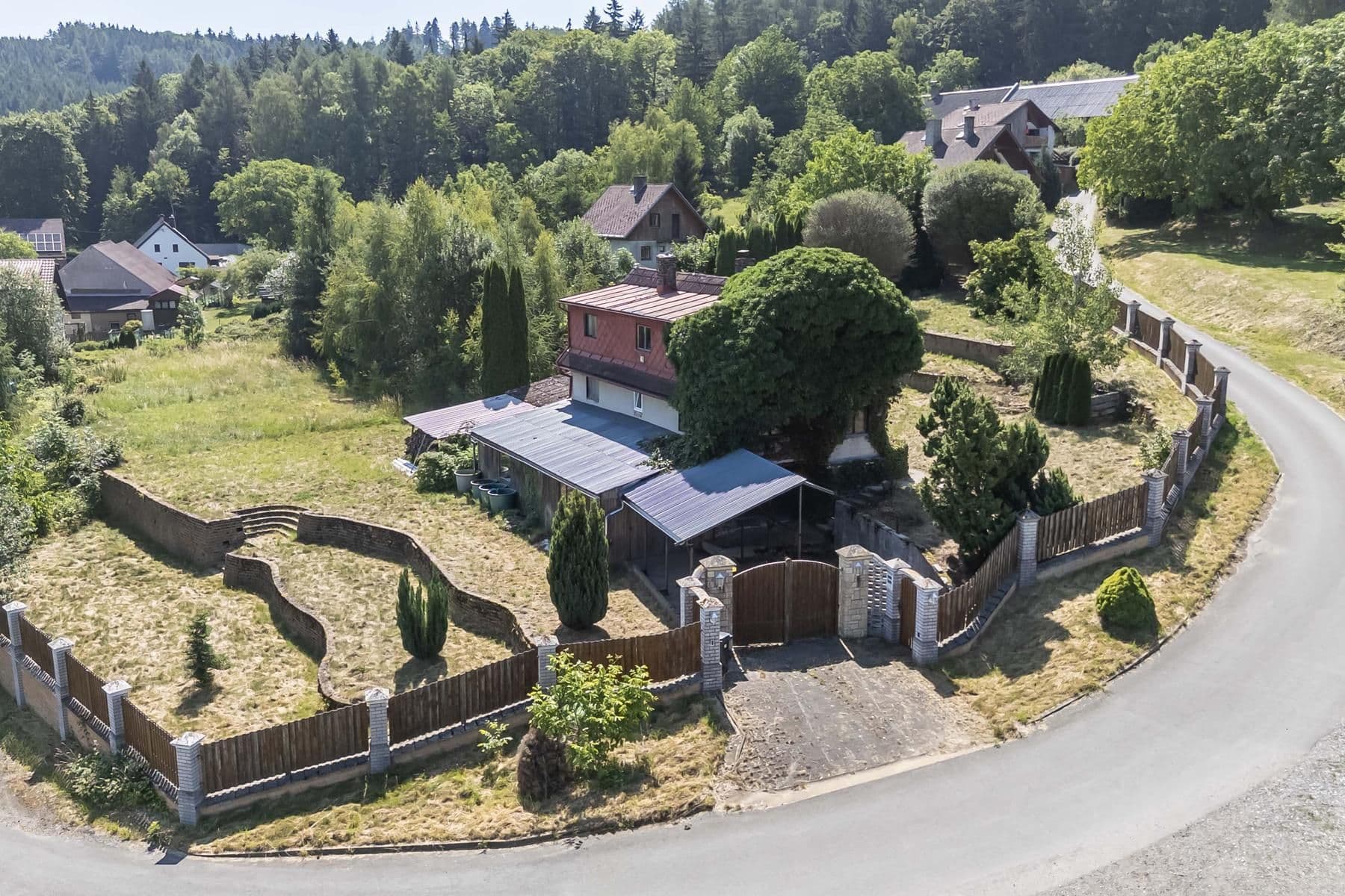Predaj rekreačného objektu 140 m², pozemek 1.909 m², Javor, Plzeňský kraj Predaj rekreačného objektu 140 m², pozemek 1.909 m², Javor, Plzeňský kraj
