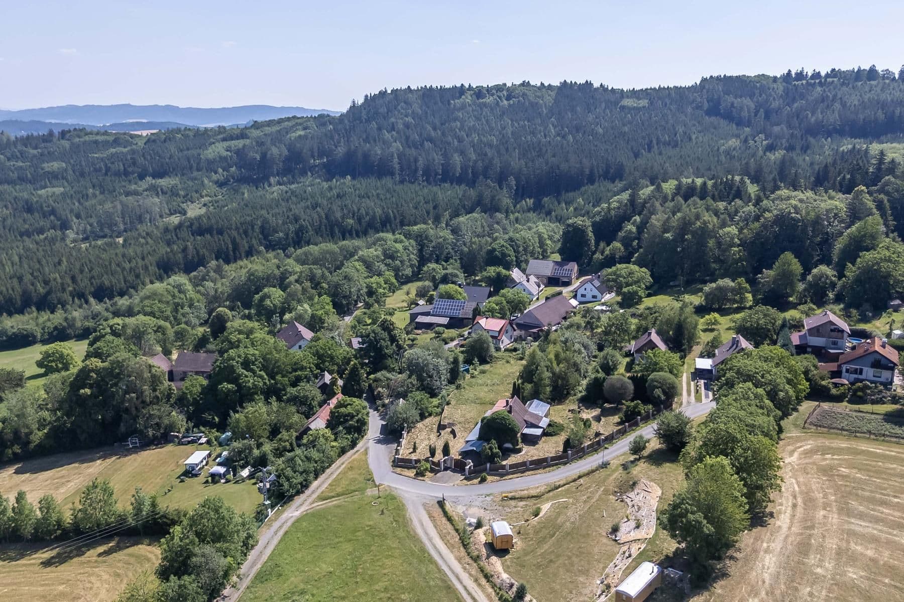 Predaj rekreačného objektu 140 m², pozemek 1.909 m², Javor, Plzeňský kraj Predaj rekreačného objektu 140 m², pozemek 1.909 m², Javor, Plzeňský kraj