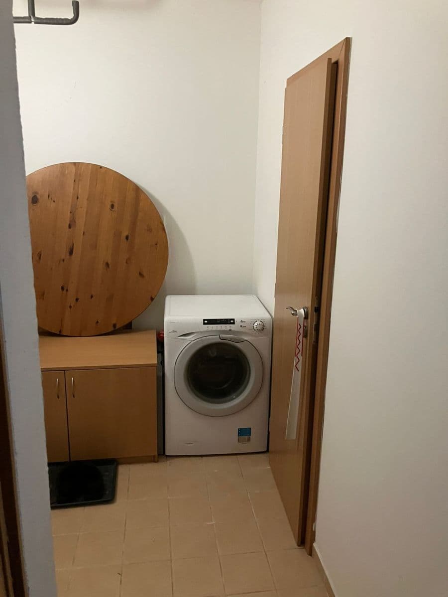 Prenájom bytu 1-izbový 32 m², Benkova, Praha, Praha Prenájom bytu 1-izbový 32 m², Benkova, Praha, Praha