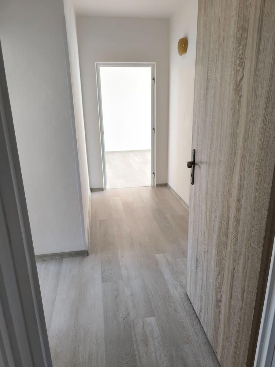 Prenájom bytu 3-izbový 72 m², Libušina, Bechyně, Jihočeský kraj Prenájom bytu 3-izbový 72 m², Libušina, Bechyně, Jihočeský kraj