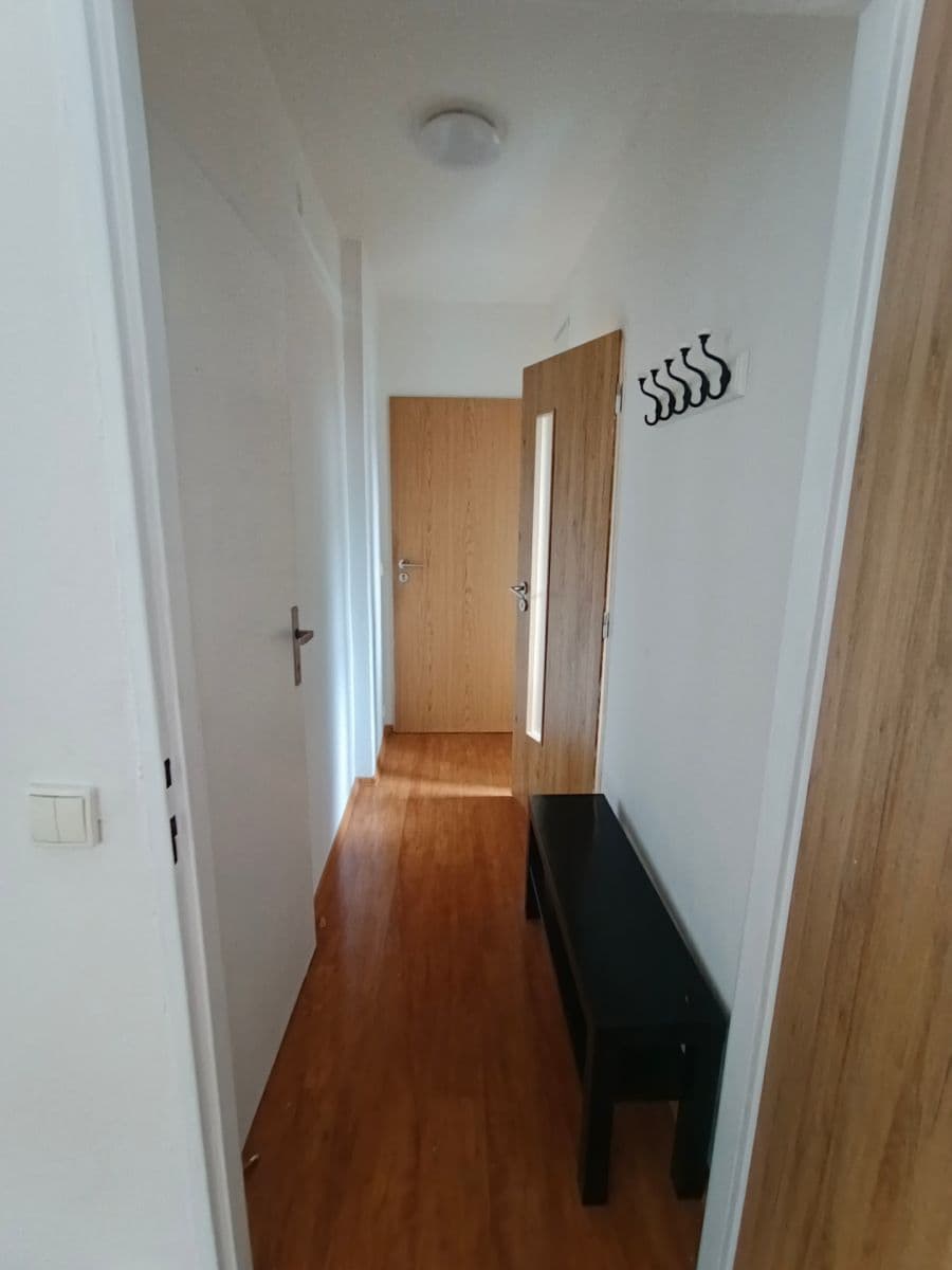 Prenájom bytu 2-izbový 32 m², Souběžná, Hostivice, Středočeský kraj Prenájom bytu 2-izbový 32 m², Souběžná, Hostivice, Středočeský kraj