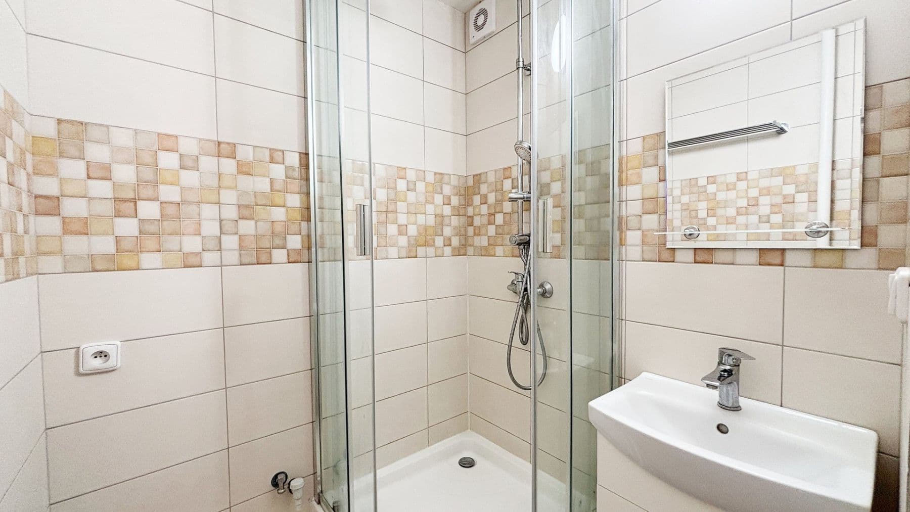 Prenájom bytu 3-izbový 68 m², Janouškova, Praha, Praha Prenájom bytu 3-izbový 68 m², Janouškova, Praha, Praha