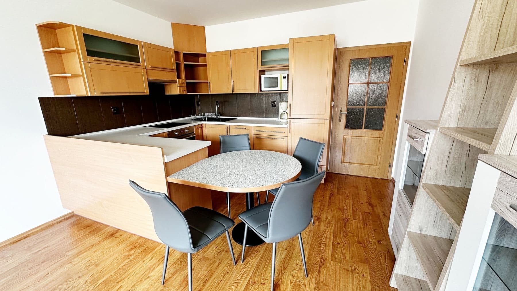 Prenájom bytu 2-izbový 60 m², Kozinova, Poděbrady, Středočeský kraj Prenájom bytu 2-izbový 60 m², Kozinova, Poděbrady, Středočeský kraj