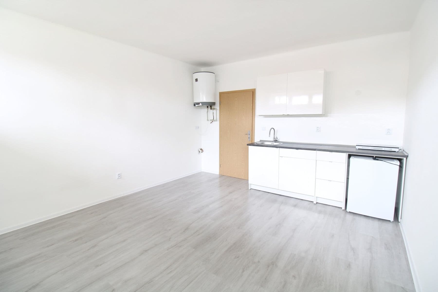 Prenájom bytu 1-izbový 31 m², Obecní, Chyňava, Středočeský kraj Prenájom bytu 1-izbový 31 m², Obecní, Chyňava, Středočeský kraj