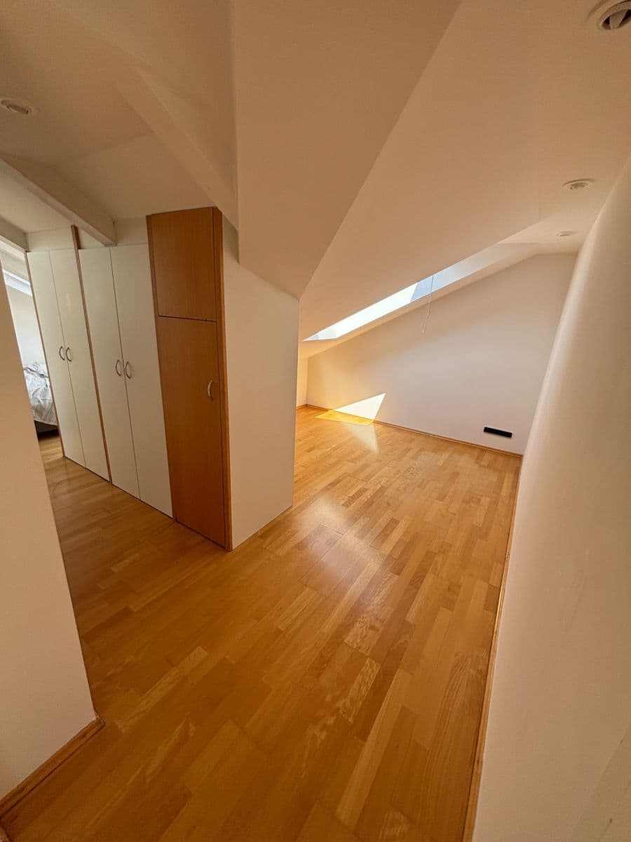 Predaj bytu 2-izbový 106 m², Navrátilova, Praha, Praha Predaj bytu 2-izbový 106 m², Navrátilova, Praha, Praha