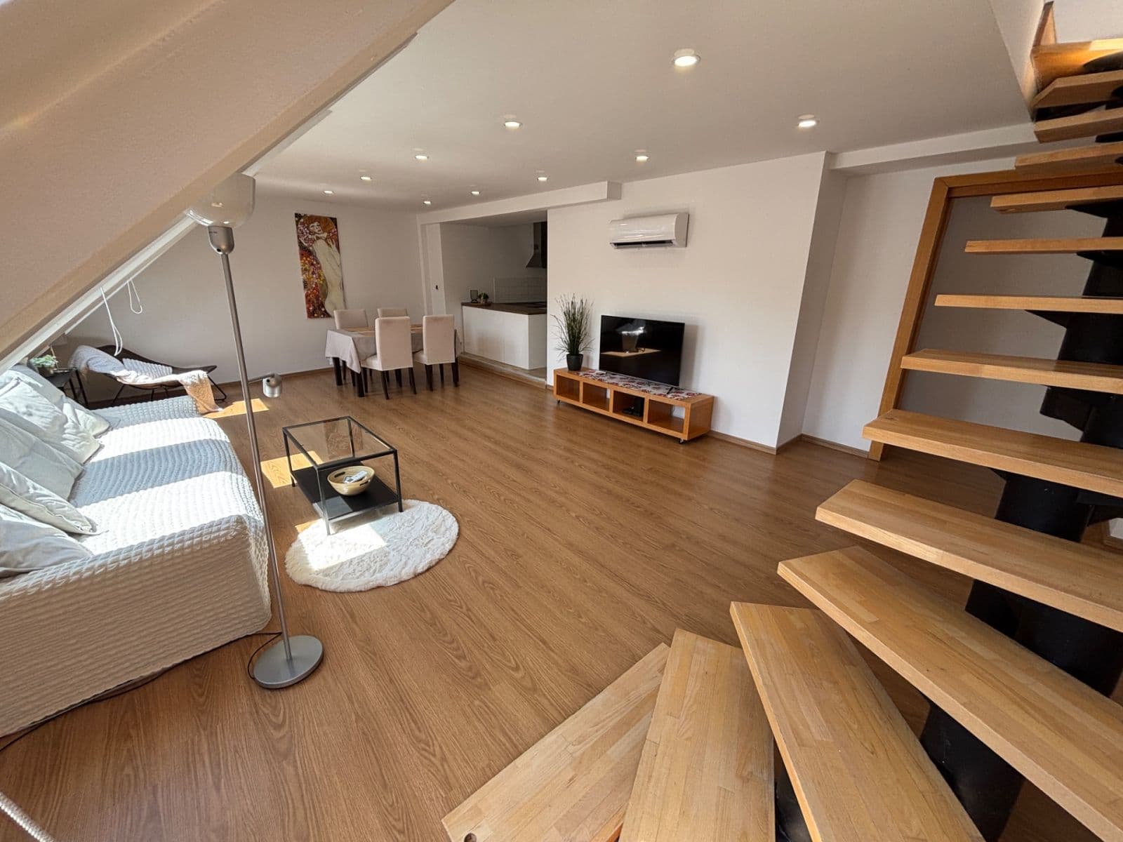 Predaj bytu 2-izbový 106 m², Navrátilova, Praha, Praha Predaj bytu 2-izbový 106 m², Navrátilova, Praha, Praha