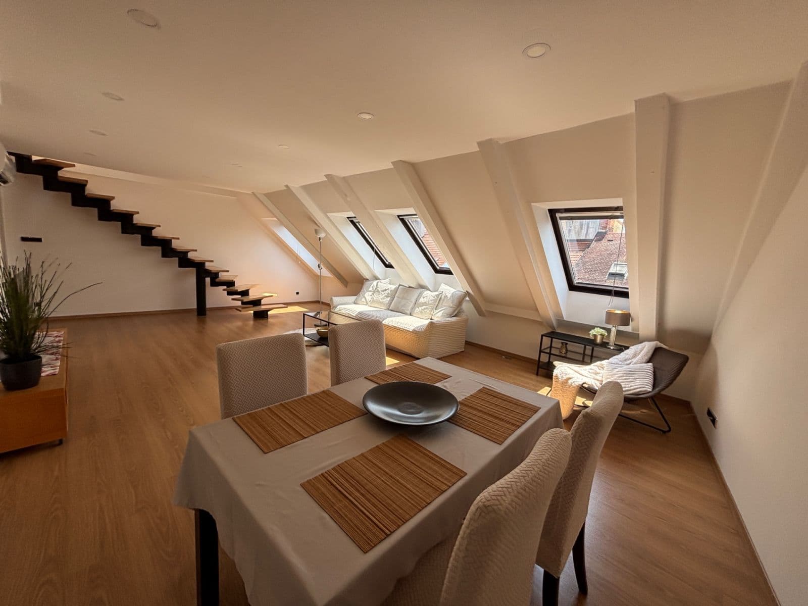Predaj bytu 2-izbový 106 m², Navrátilova, Praha, Praha Predaj bytu 2-izbový 106 m², Navrátilova, Praha, Praha