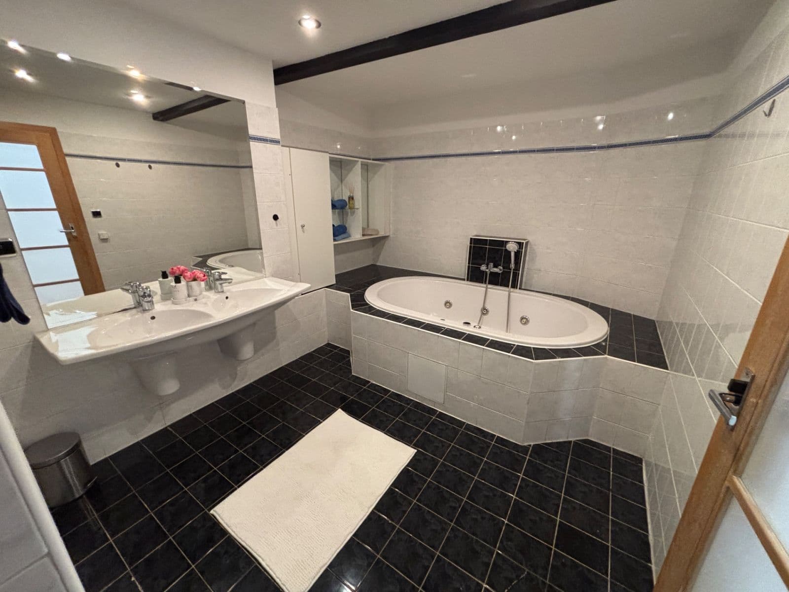 Predaj bytu 2-izbový 106 m², Navrátilova, Praha, Praha Predaj bytu 2-izbový 106 m², Navrátilova, Praha, Praha