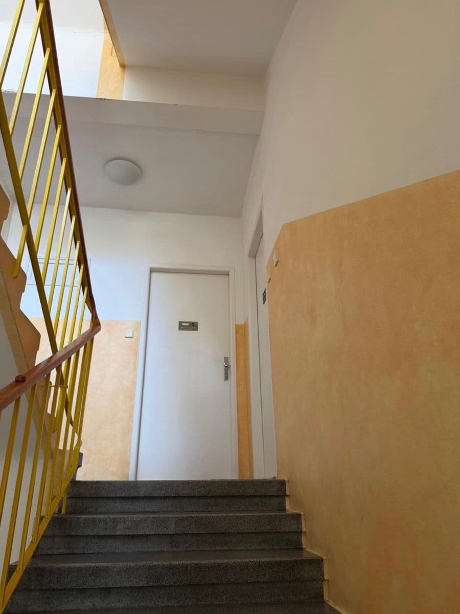 Prenájom bytu 3-izbový 74 m², Nad Popelkou, Praha, Praha Prenájom bytu 3-izbový 74 m², Nad Popelkou, Praha, Praha