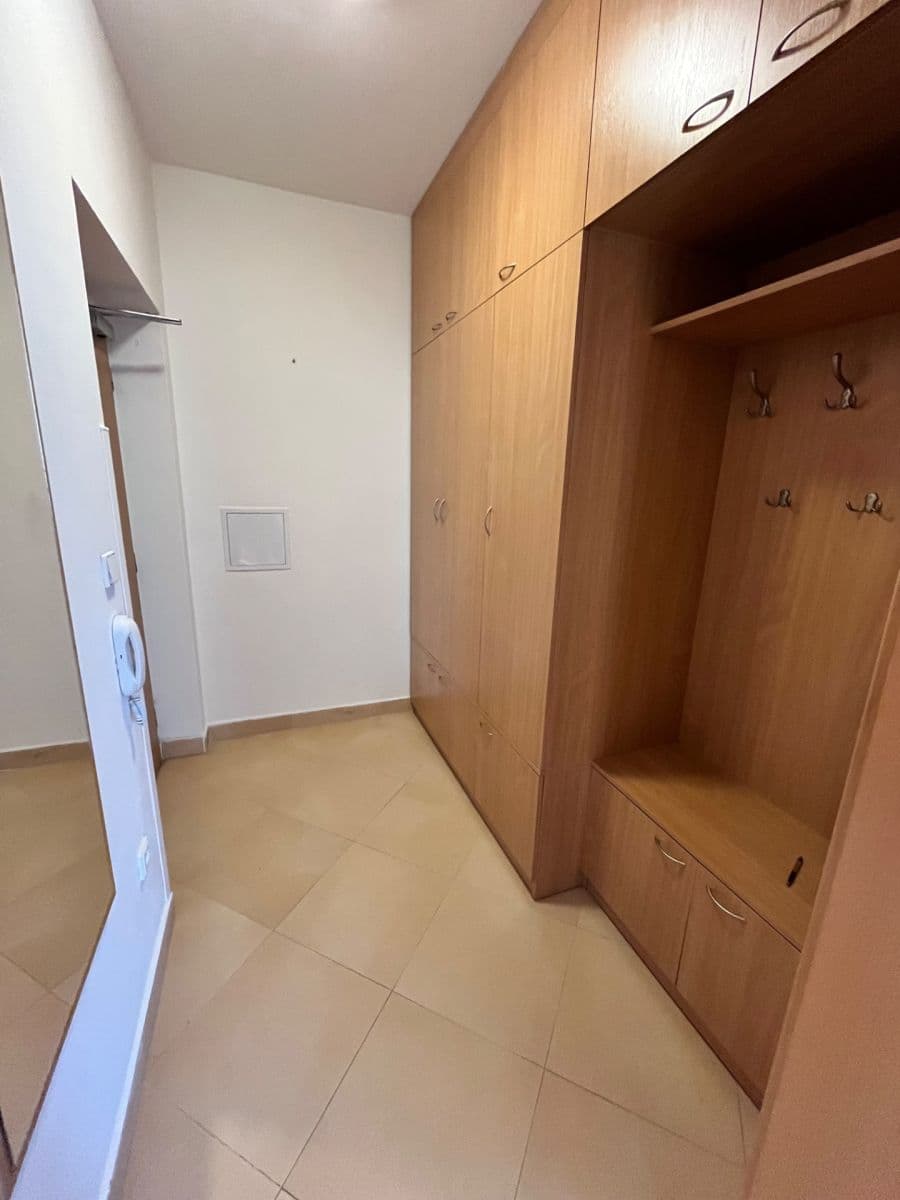 Prenájom bytu 2-izbový 70 m², Vrchlického, Jihlava, Kraj Vysočina Prenájom bytu 2-izbový 70 m², Vrchlického, Jihlava, Kraj Vysočina