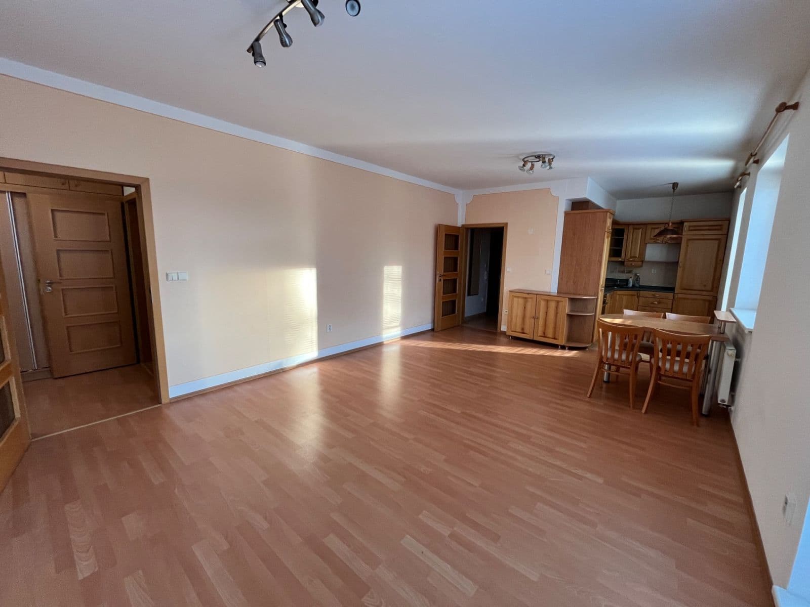 Prenájom bytu 2-izbový 70 m², Vrchlického, Jihlava, Kraj Vysočina Prenájom bytu 2-izbový 70 m², Vrchlického, Jihlava, Kraj Vysočina