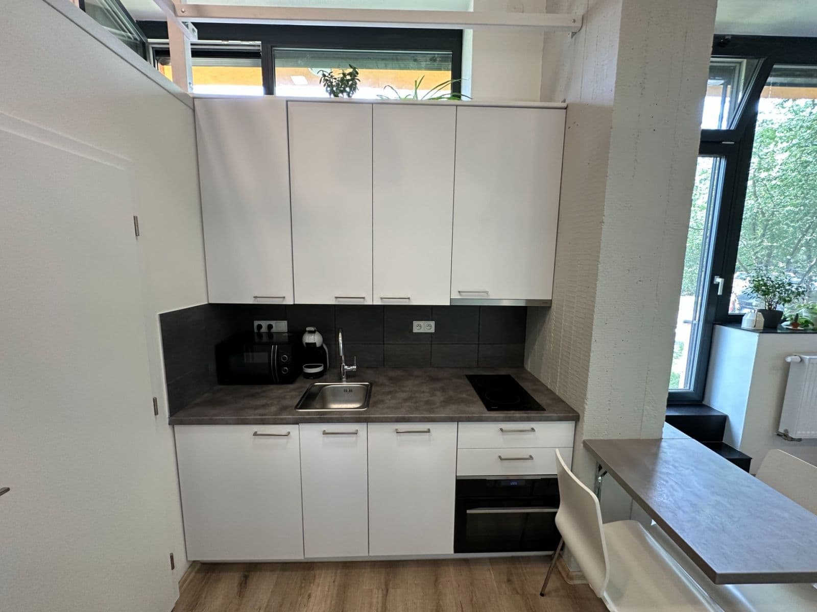 Prenájom bytu 1-izbový 37 m², Na Domovině, Praha, Praha Prenájom bytu 1-izbový 37 m², Na Domovině, Praha, Praha