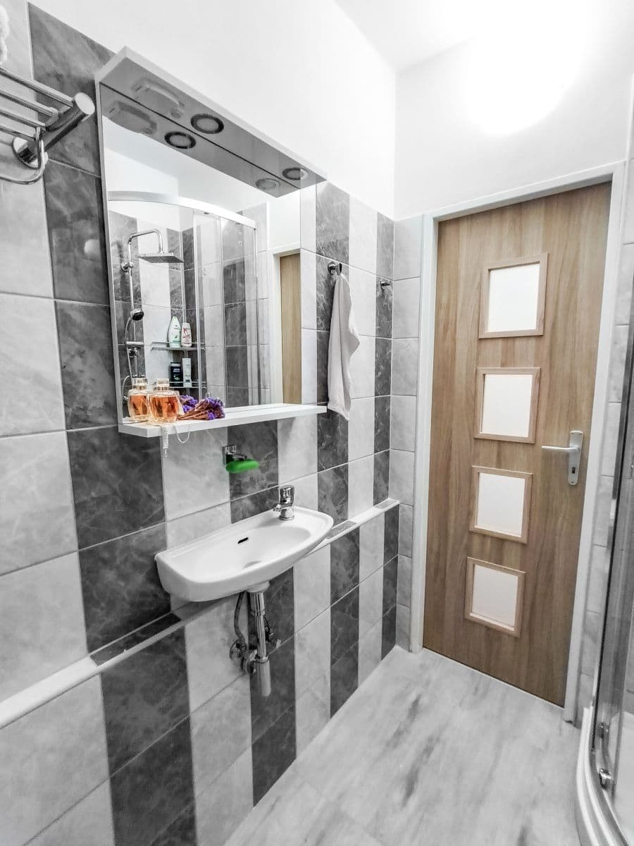 Prenájom bytu 1-izbový 25 m², Střížkovská, Praha, Praha Prenájom bytu 1-izbový 25 m², Střížkovská, Praha, Praha