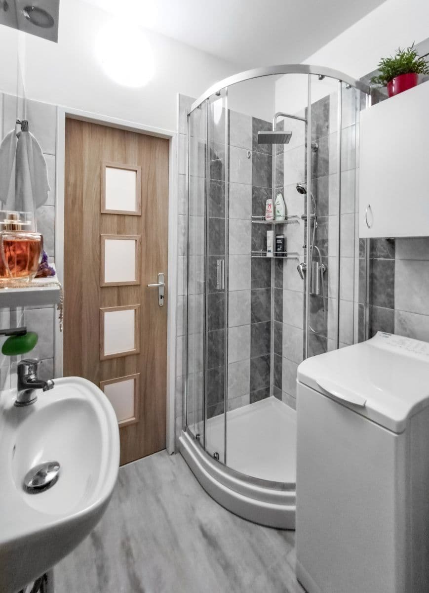 Prenájom bytu 1-izbový 25 m², Střížkovská, Praha, Praha Prenájom bytu 1-izbový 25 m², Střížkovská, Praha, Praha