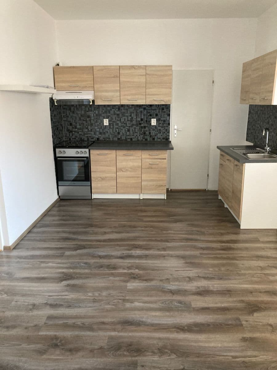 Prenájom bytu 2-izbový 50 m², Velizská, Zdice, Středočeský kraj Prenájom bytu 2-izbový 50 m², Velizská, Zdice, Středočeský kraj