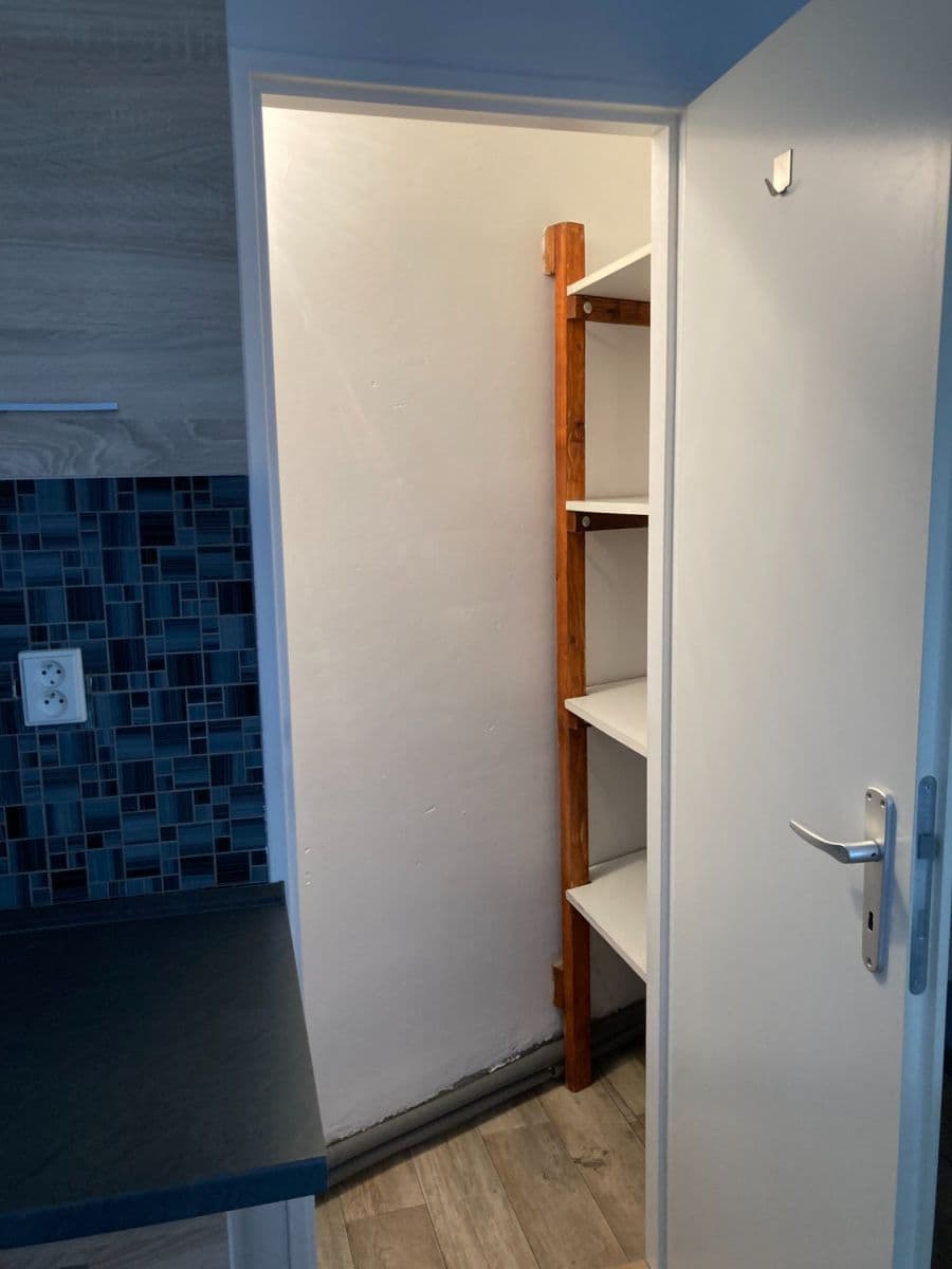 Prenájom bytu 2-izbový 50 m², Velizská, Zdice, Středočeský kraj Prenájom bytu 2-izbový 50 m², Velizská, Zdice, Středočeský kraj