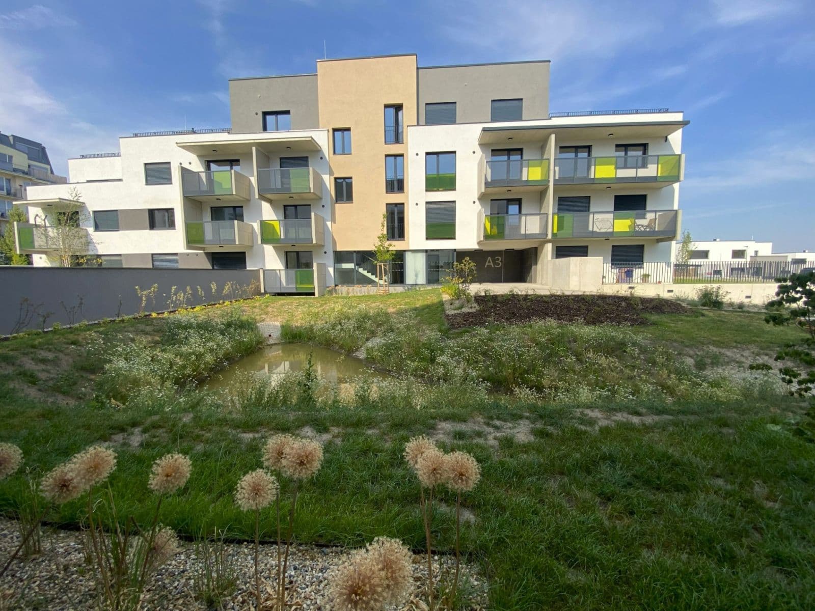 Prenájom bytu 1-izbový 33 m², Nebřenická, Praha, Praha Prenájom bytu 1-izbový 33 m², Nebřenická, Praha, Praha