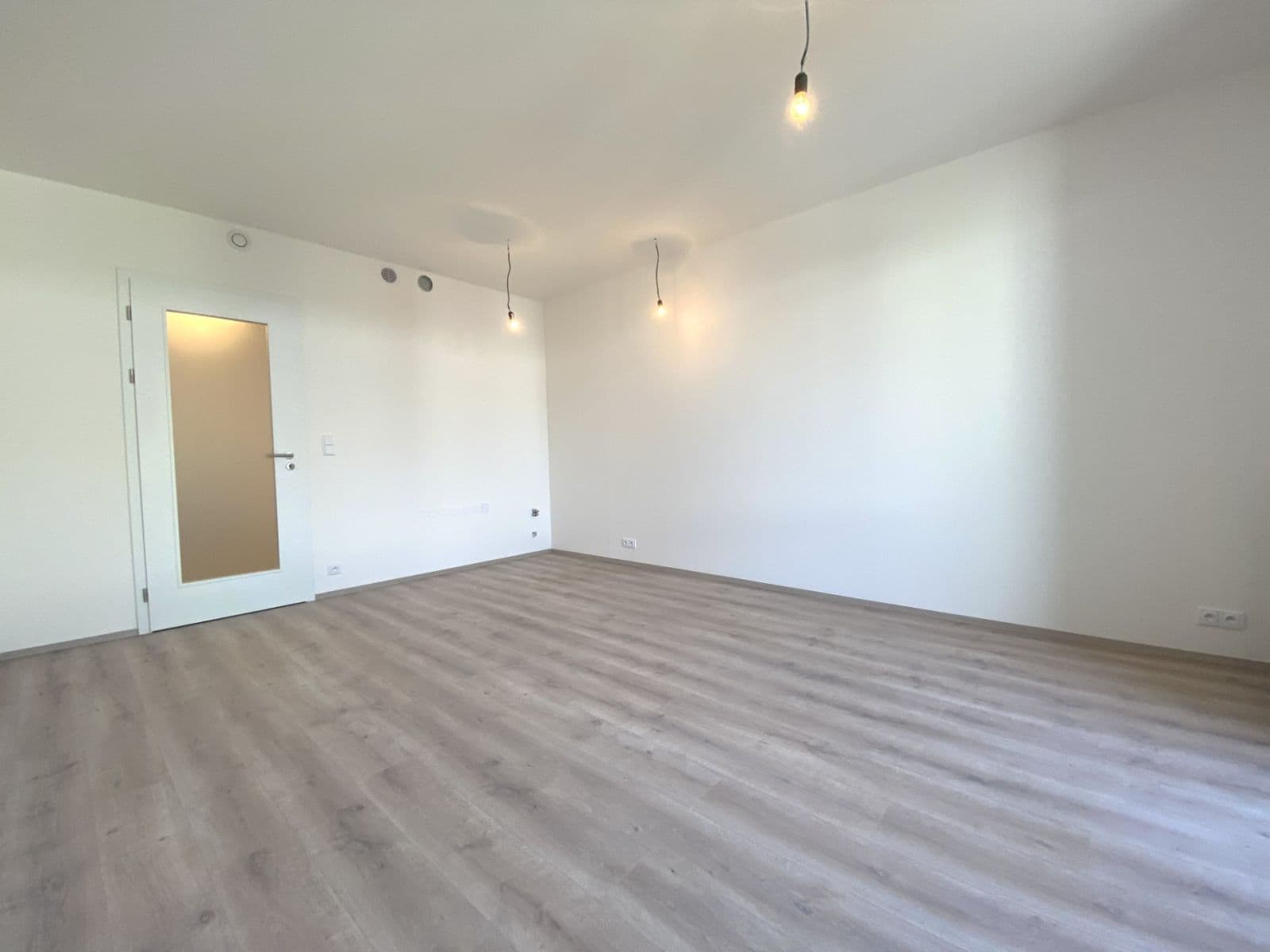 Prenájom bytu 1-izbový 33 m², Nebřenická, Praha, Praha Prenájom bytu 1-izbový 33 m², Nebřenická, Praha, Praha